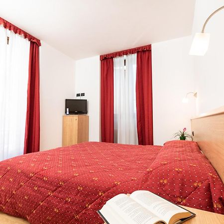 Hotel Posta Comano Terme Buitenkant foto