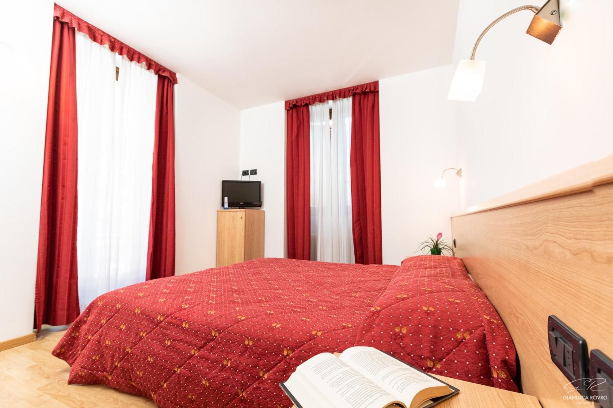 Hotel Posta Comano Terme Buitenkant foto