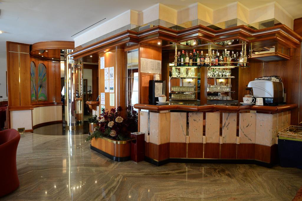 Hotel Posta Comano Terme Buitenkant foto