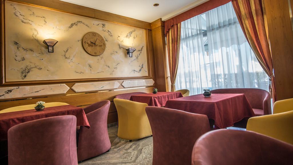 Hotel Posta Comano Terme Buitenkant foto