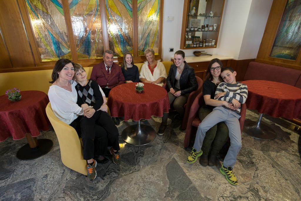 Hotel Posta Comano Terme Buitenkant foto