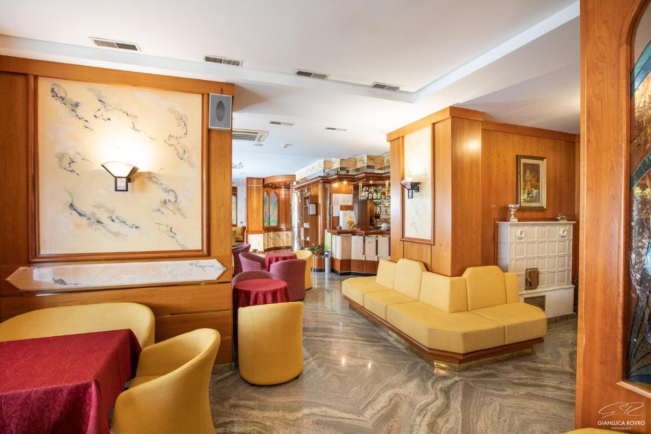Hotel Posta Comano Terme Buitenkant foto
