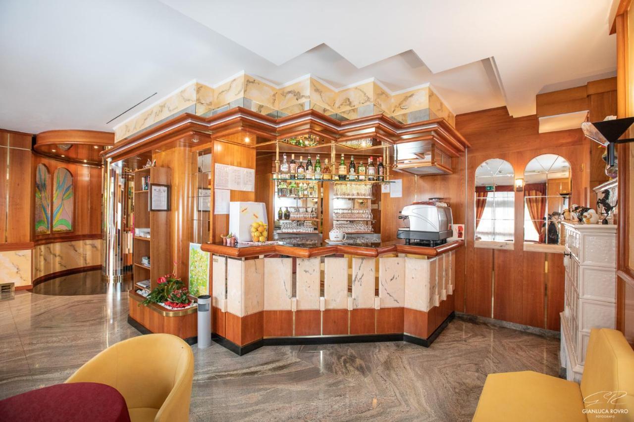 Hotel Posta Comano Terme Buitenkant foto
